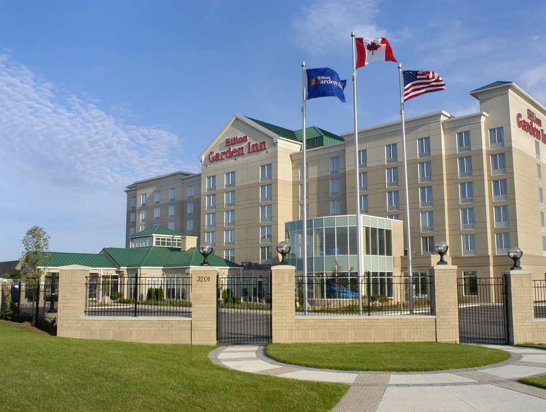 Hilton Garden Inn Toronto/Vaughan Exterior photo