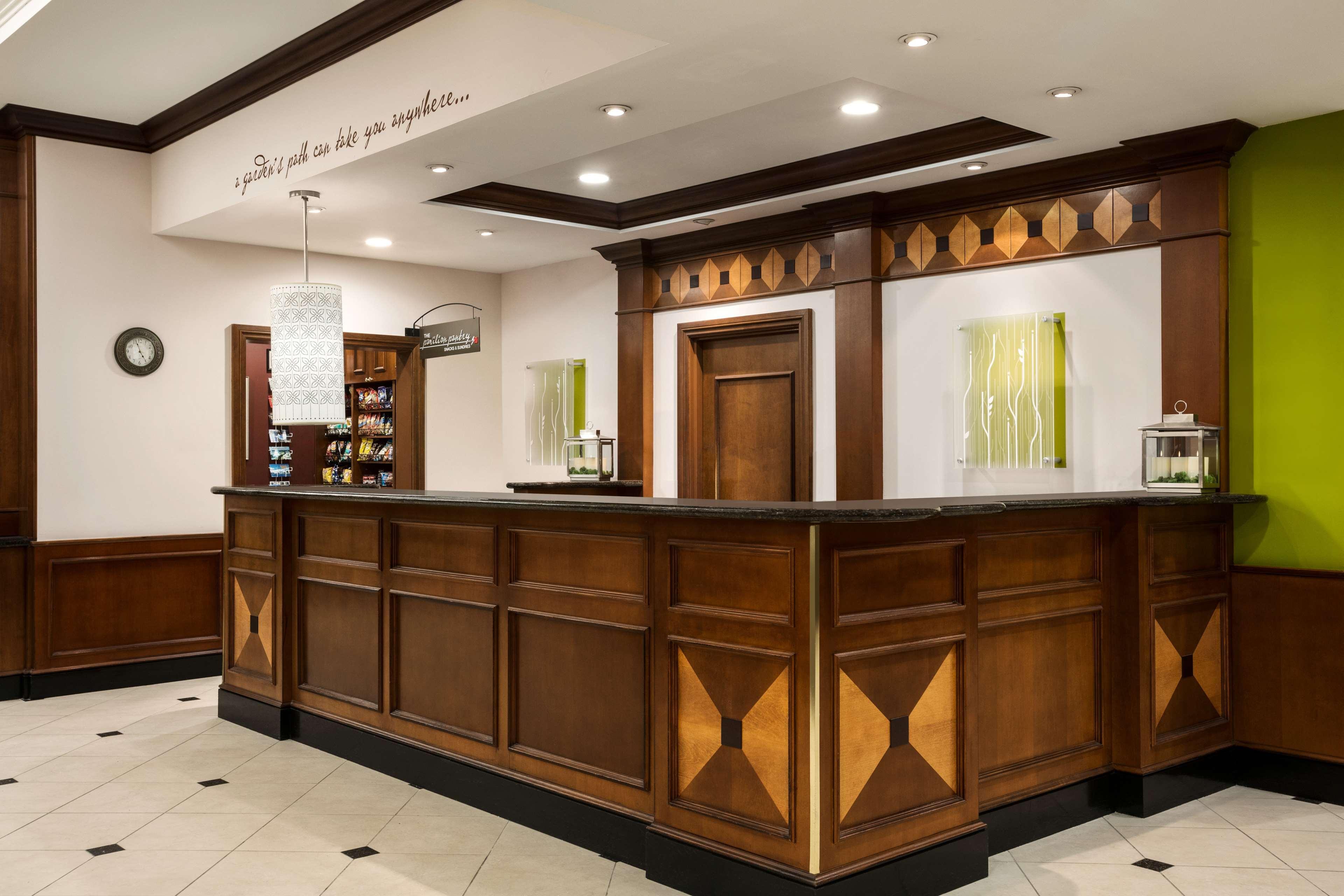 Hilton Garden Inn Toronto/Vaughan Exterior photo
