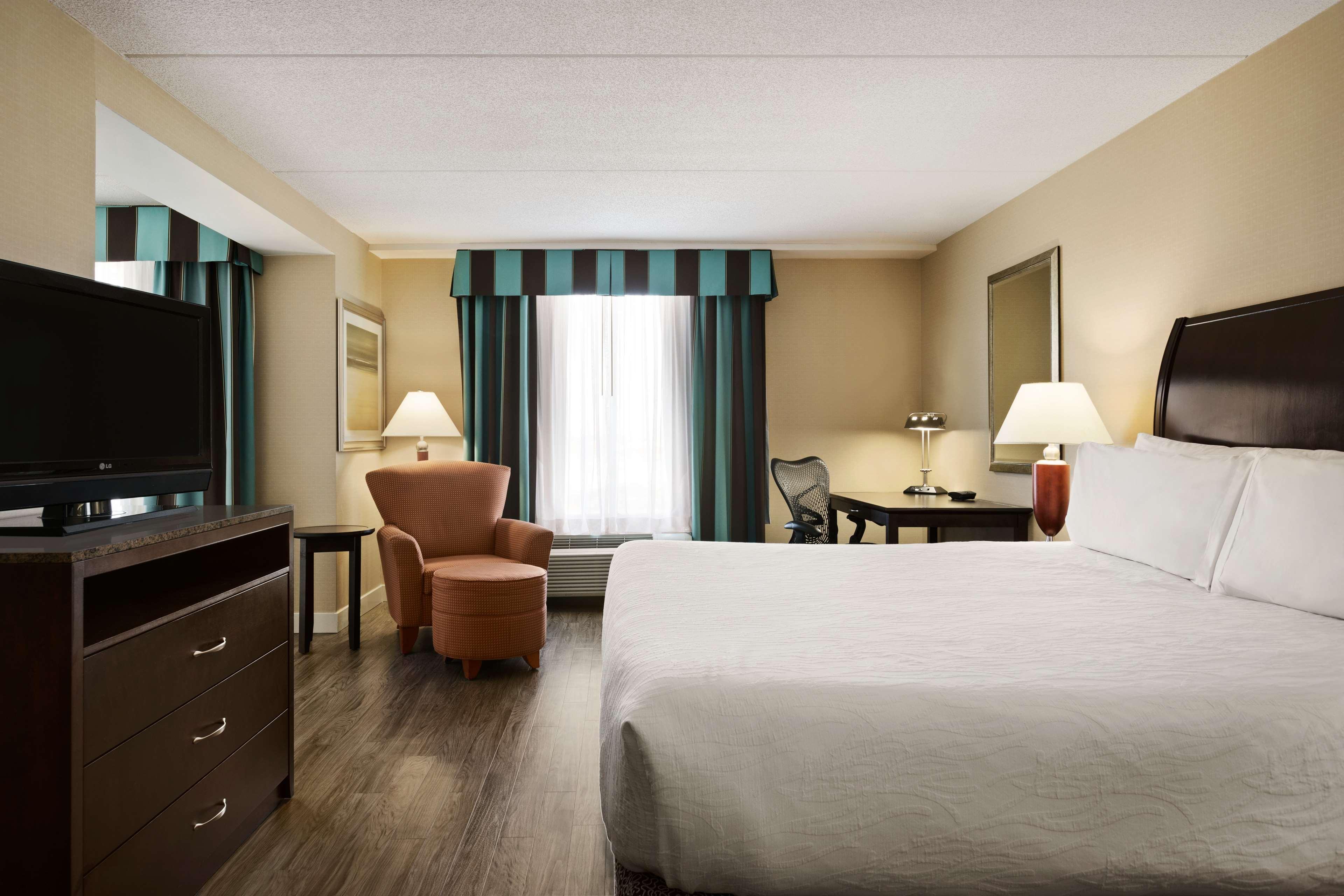 Hilton Garden Inn Toronto/Vaughan Exterior photo