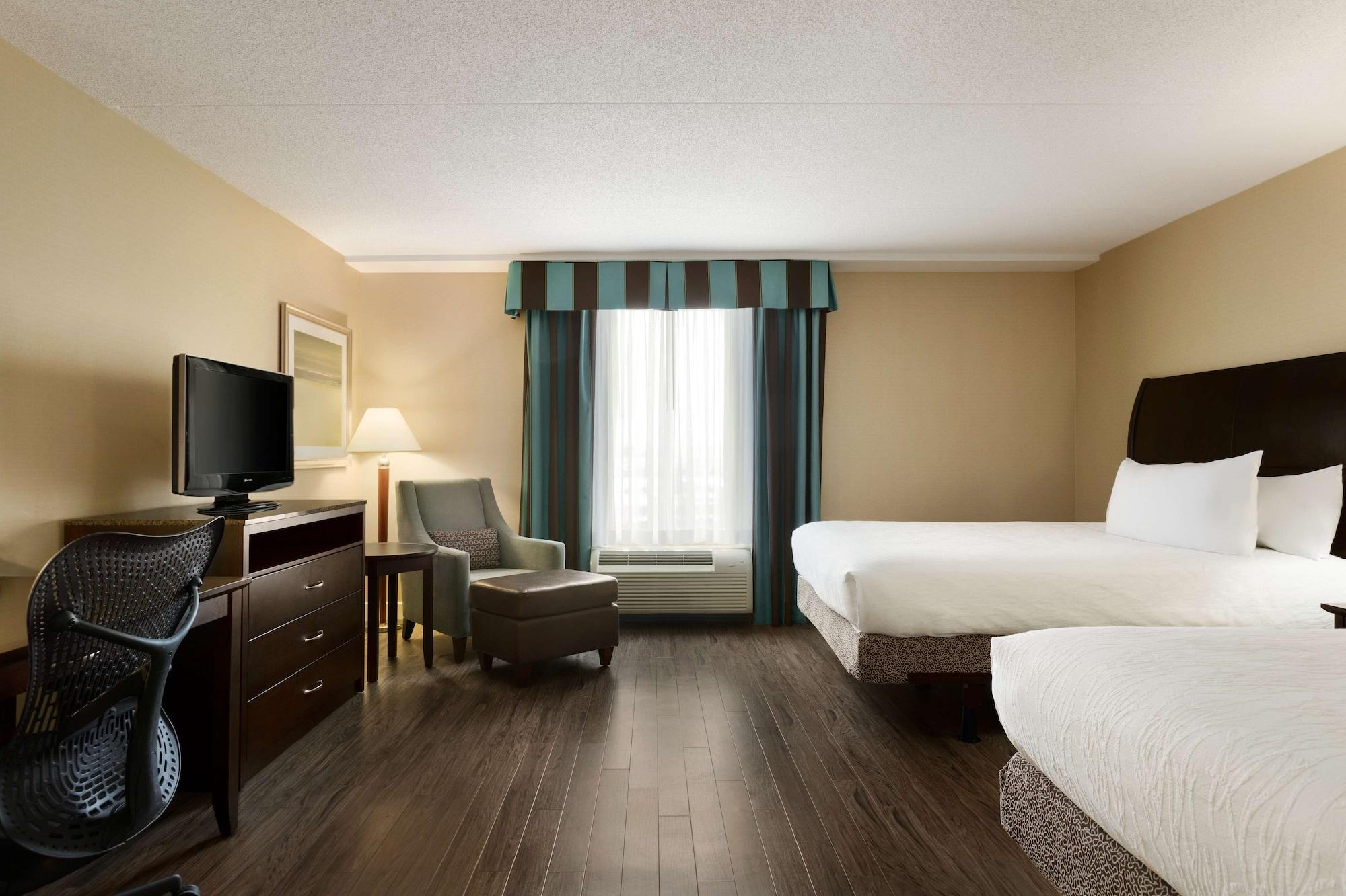 Hilton Garden Inn Toronto/Vaughan Exterior photo