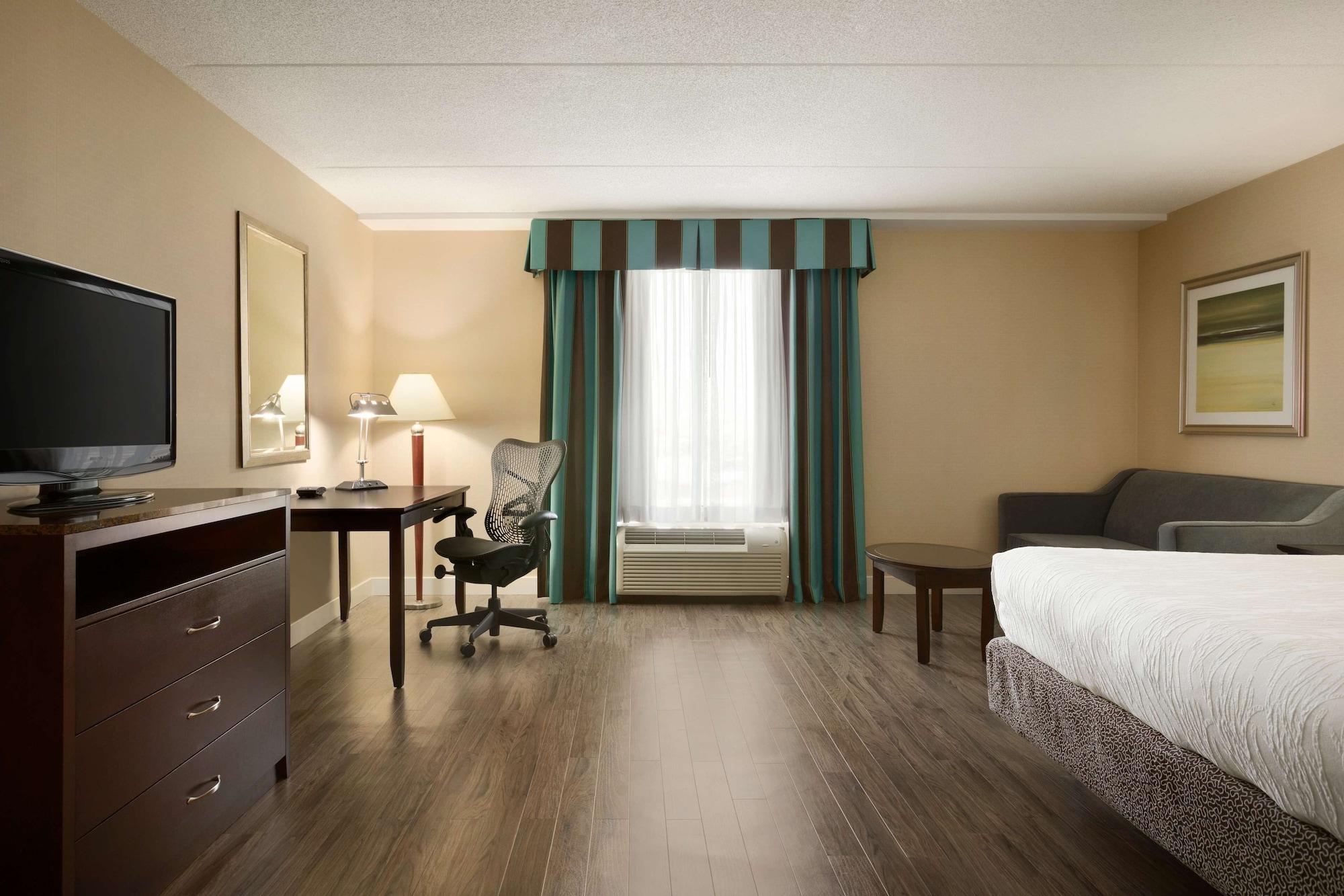 Hilton Garden Inn Toronto/Vaughan Exterior photo