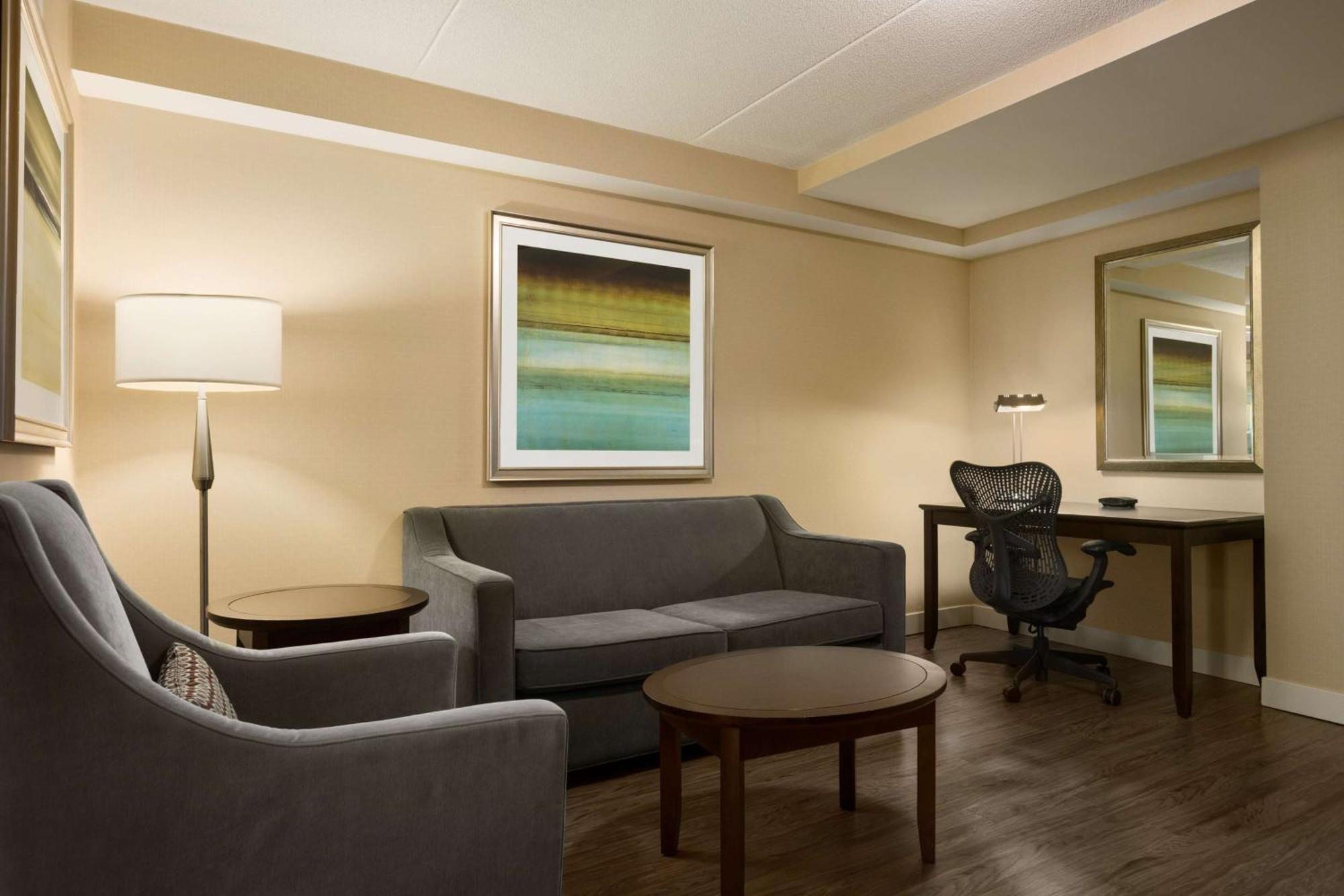 Hilton Garden Inn Toronto/Vaughan Exterior photo